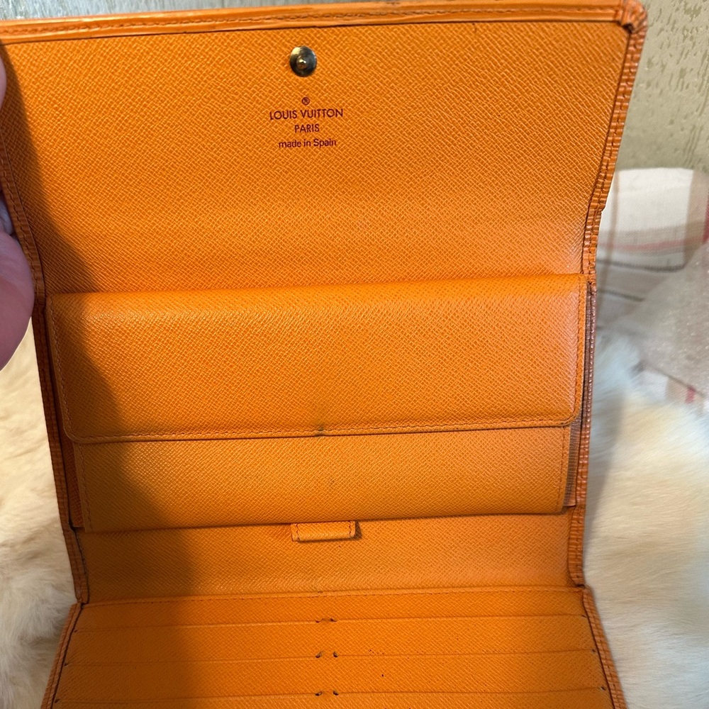 Louis Vuitton EPI Long Wallet in Orange - Picture 4 of 6